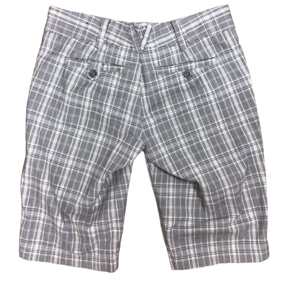 Vince Black Gray and White Plaid Bermuda Woman’s Shorts EUC size 2 - Picture 2 of 5